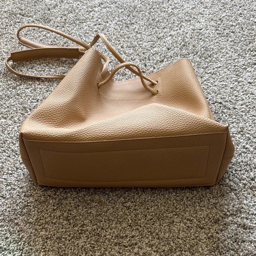Vegan Tan Leather Tote Bag - Picture 3 of 5